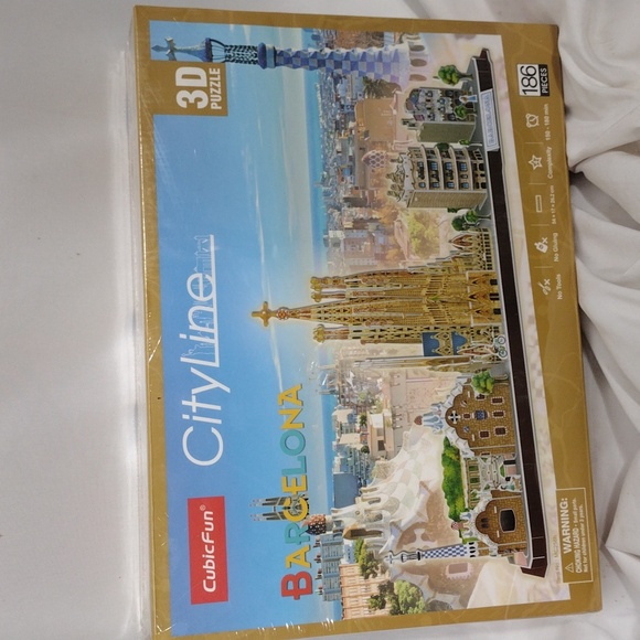 NIB CubicFun City Line Barcelona 3D Puzzle 186 Pieces - Picture 1 of 8
